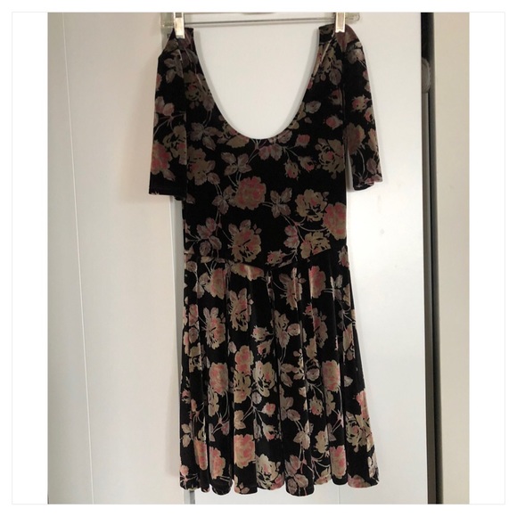 UO | Kimchi Blue - Velvet Floral Skater Dress - Picture 2 of 4